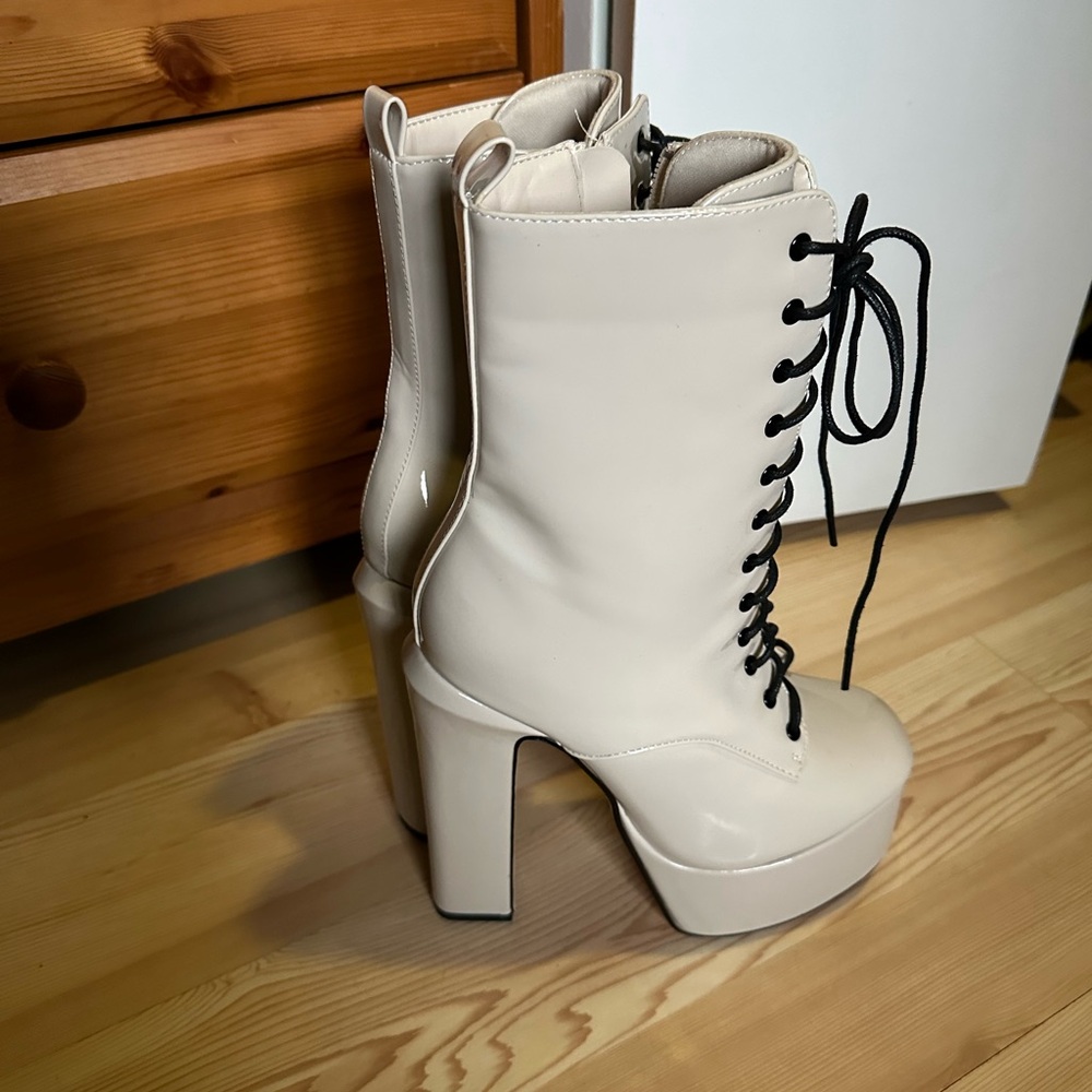 Dolls Kill Boots Size 7.5